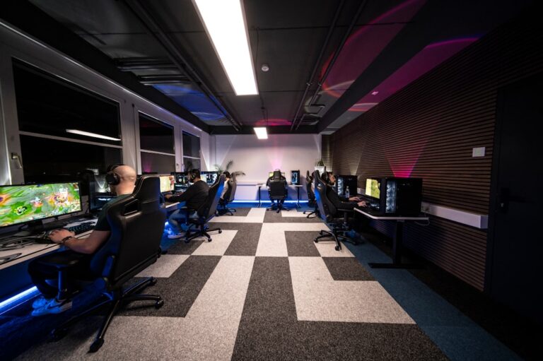 Creative Ways to Style Your Gaming Room with Decor
